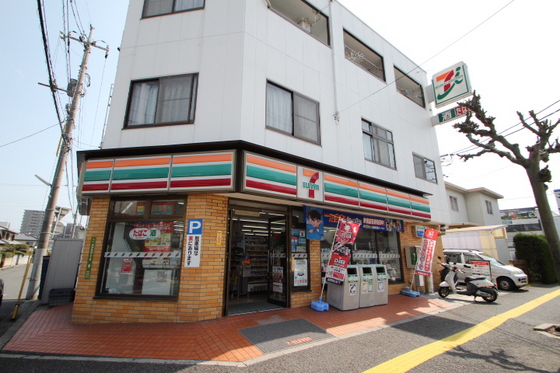 コンビニ　セブンイレブン広島草津新町店（コンビニ）まで173m