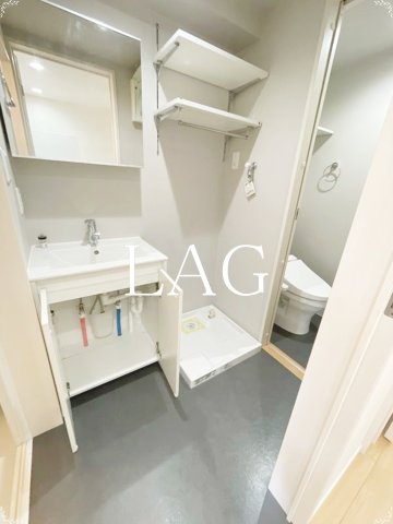 洗面設備　独立洗面台です。