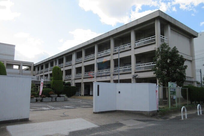 中学校　第五中学校（中学校）まで1467m