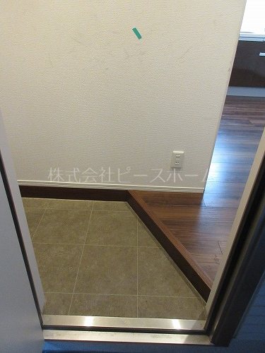 玄関　※別号室参考写真