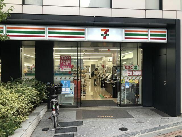 コンビニ　セブンイレブン 港区赤坂駅南店（コンビニ）まで59m
