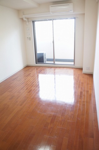 その他部屋・スペース　９帖洋室です。日当たりも良く明るいお部屋です☆