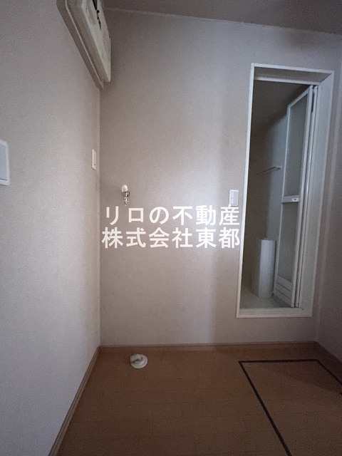 その他　洗濯機置き場は室内にあるので雨に濡れる心配はありません。
