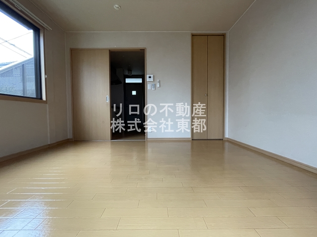 その他部屋・スペース　明るい色合いのフローリング♪優しい雰囲気の室内です☆