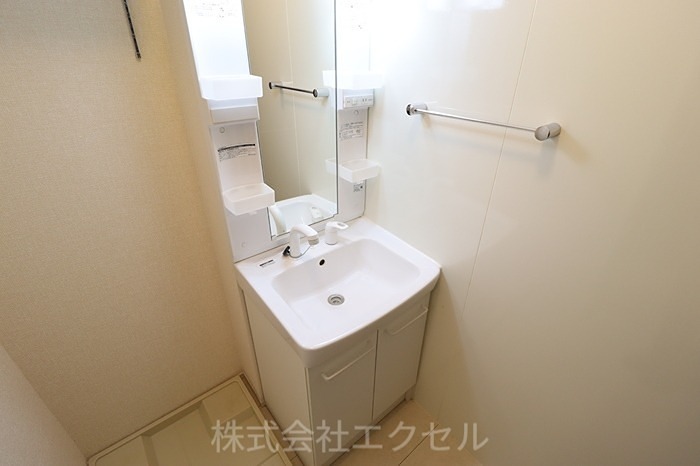 収納　独立洗面台です。
