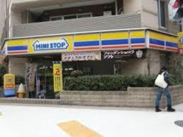 コンビニ　ミニストップ馬喰町駅前店（コンビニ）まで653m