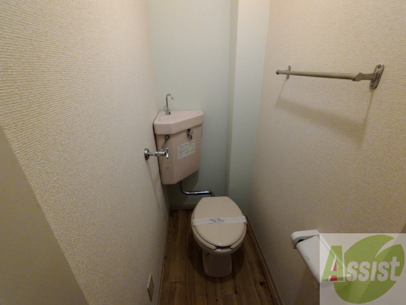 トイレ　こちらはトイレです。清潔感があり、安心して使用できます。