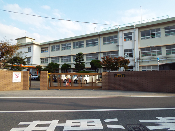 小学校　北九州市立塔野小学校（小学校）まで414m