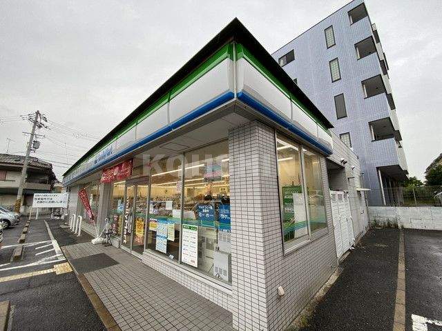 コンビニ　ファミリーマート（コンビニ）まで451m