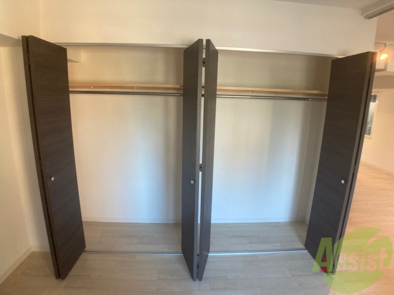 収納　寝室の収納です。部屋がすっきり片付きます。