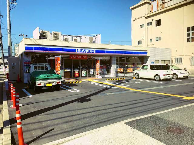 コンビニ　ローソン西宮中須佐町店（コンビニ）まで196m