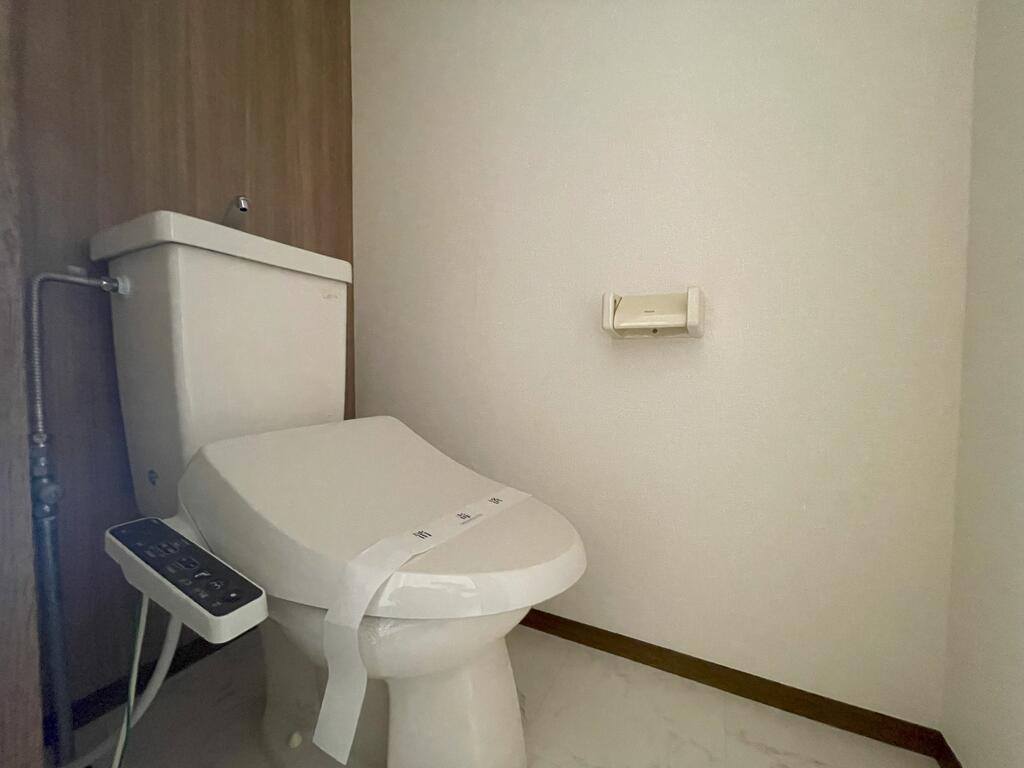 トイレ　別室参考写真となります。