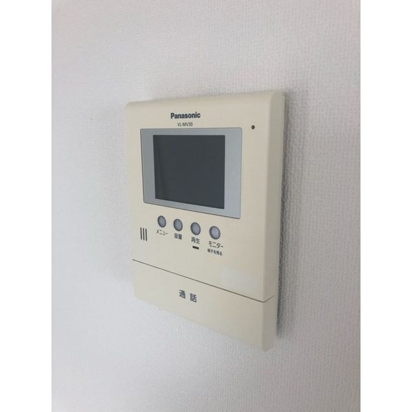 セキュリティ　TVモニター付インターホン 訪問者を確認できるので安心ですね