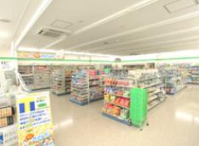 コンビニ　ファミリーマート海老名総合病院店（コンビニ）まで724m