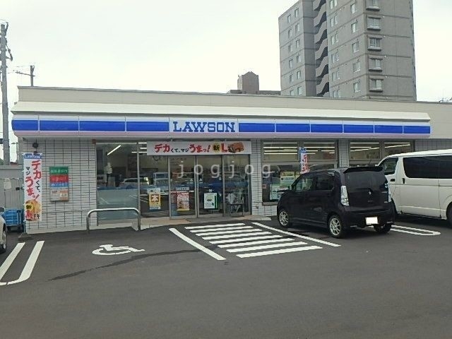 コンビニ　ローソン札幌月寒中央十一丁目店（コンビニ）まで162m