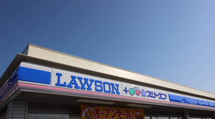コンビニ　ローソン LAWSON+スリーエフ逆井駅前店（コンビニ）まで369m