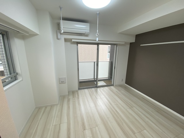 居室・リビング　２面採光のお部屋です