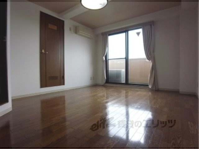 居室・リビング　広々としたお部屋です