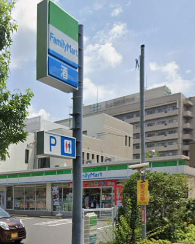コンビニ　ファミリーマート 平針駅前店（コンビニ）まで553m