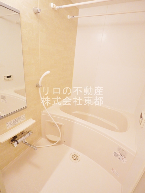 バス・シャワールーム　足が伸ばせる広々バスタブでリラックス♪