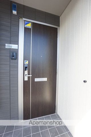 アステール IIIの玄関写真