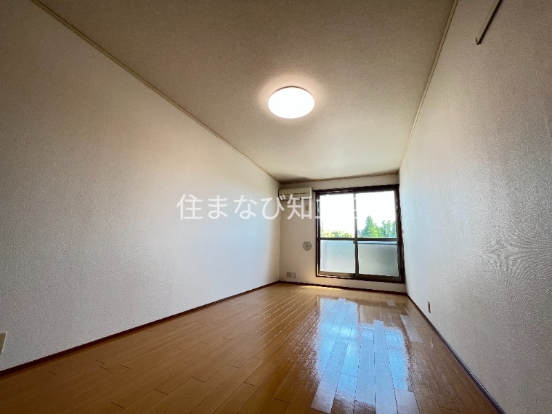 居室・リビング　同型別部屋写真