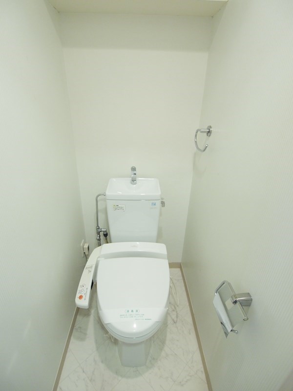 トイレ　ウォシュレット付きのトイレです。