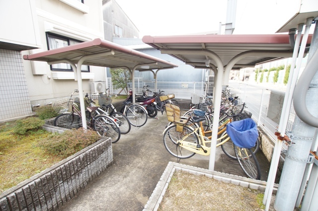 その他共有部分　たっぷり置ける自転車置き場です