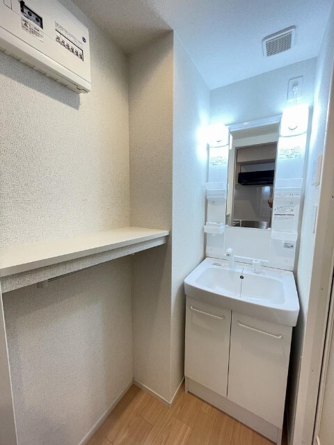 洗面設備　洗髪洗面化粧台