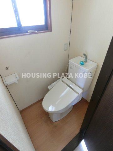 西明石西町貸家のトイレ写真