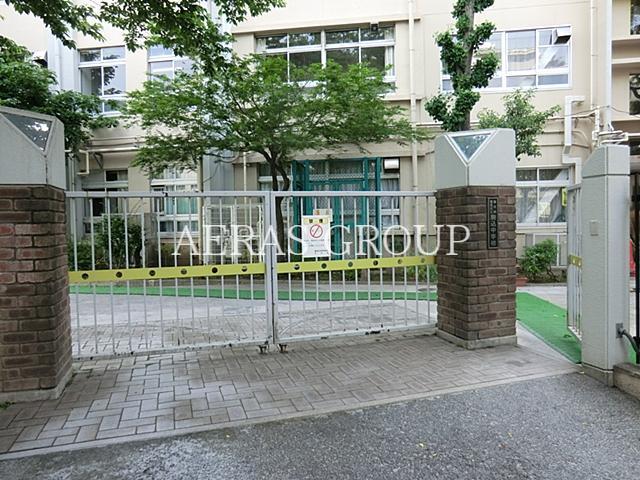 中学校　豊島区立駒込中学校（中学校）まで466m