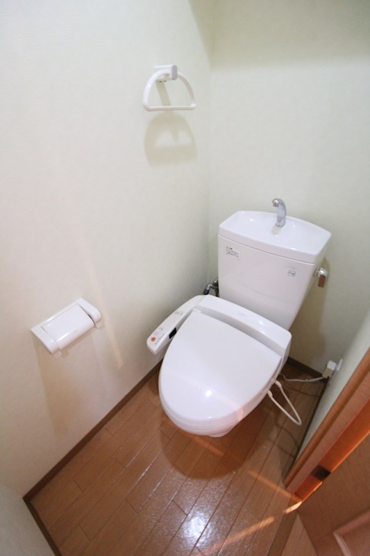 トイレ　※別部屋参考写真
