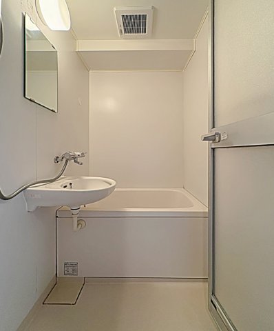 バス・シャワールーム　お風呂で日々の疲れを落としましょう