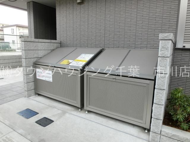 ＪＲ総武線 東船橋駅 徒歩1分 3階建 築15年の外観写真