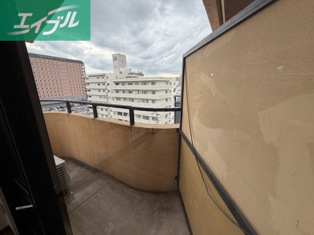 バルコニー　専用のお庭付きです