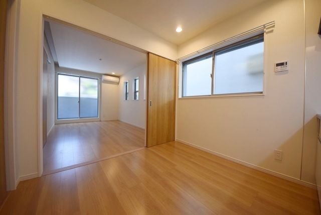 シルクロード原市の居間写真