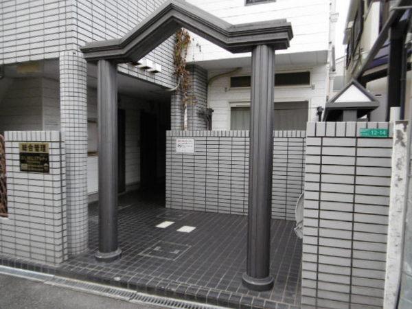 エントランス　リフォーム前です。