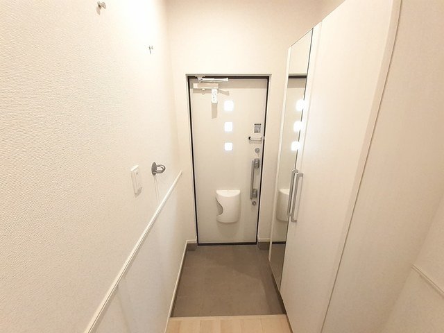 玄関　収納もある玄関です
