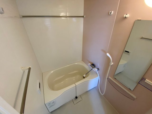 バス・シャワールーム　お風呂です