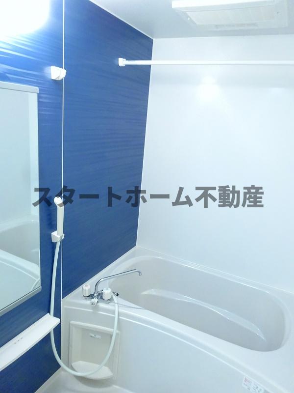 バス・シャワールーム　落ち着いた空間のお風呂です