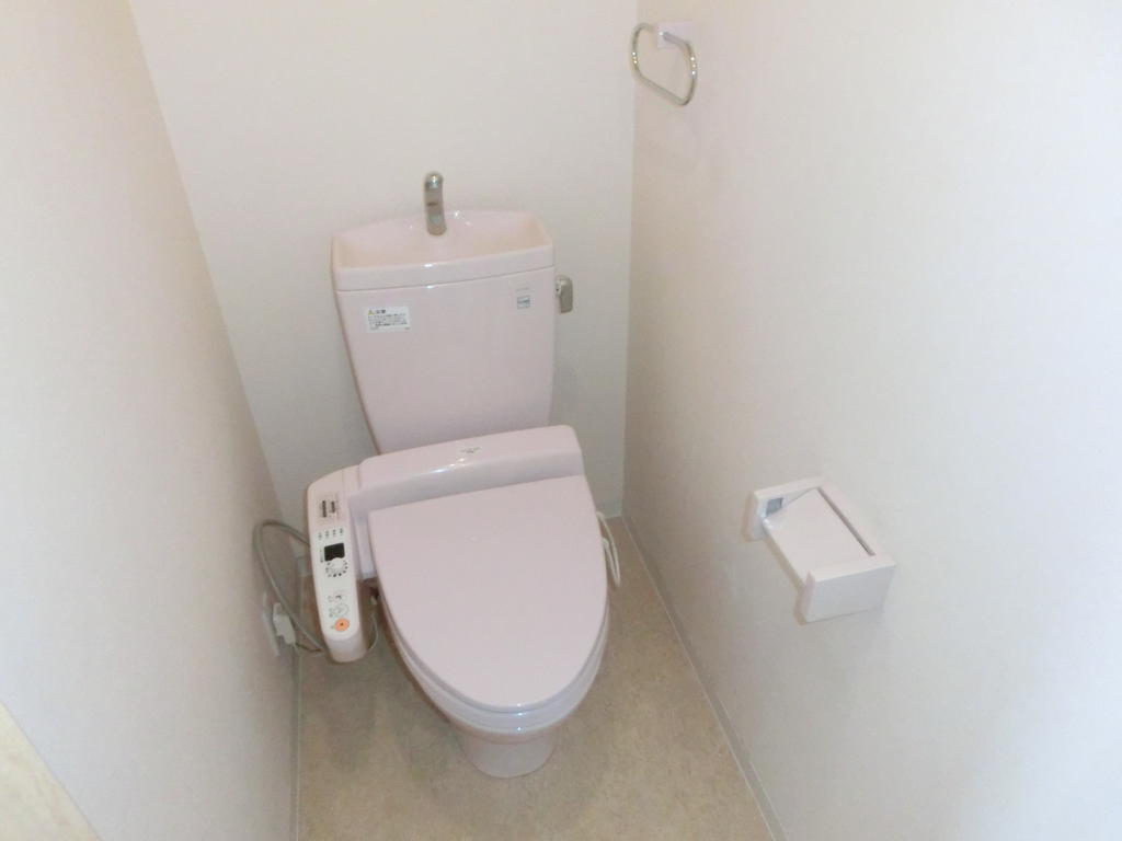 トイレ　写真は別のお部屋です。現況を優先させて頂きます。