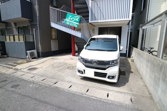 【パルコート茶屋町の駐車場】