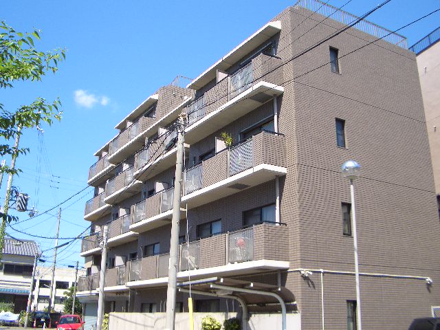 大阪市天王寺区夕陽丘町のマンションの建物外観