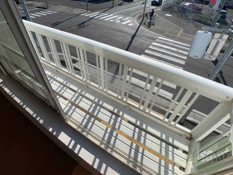 バルコニー　バルコニーはこんな感じです。イメージを掴んでください。