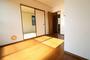居室・リビング　＊同物件、別部屋になります。