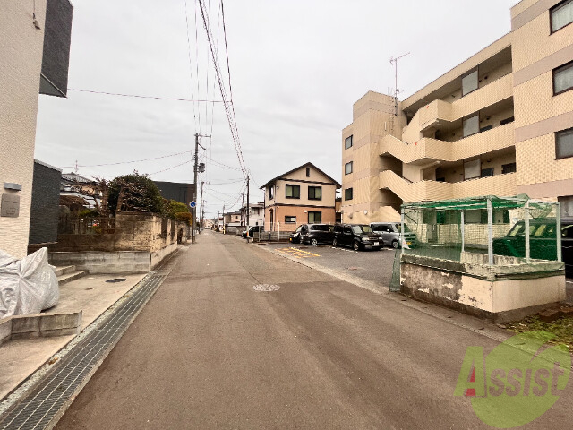 【仙台市宮城野区福住町のアパートの駐車場】