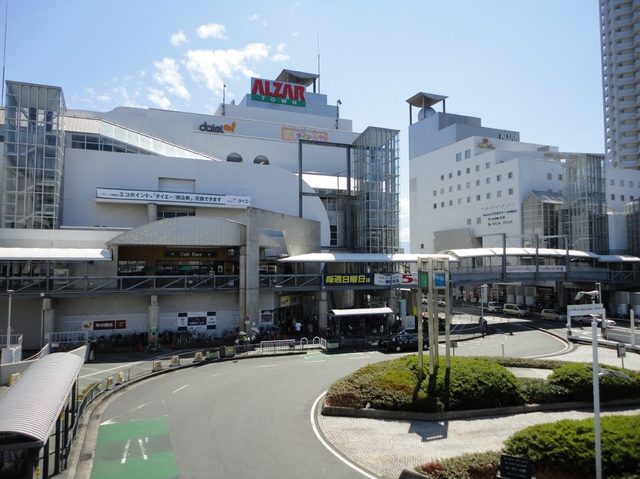 【泉大津市旭町のアパートのショッピングセンター】