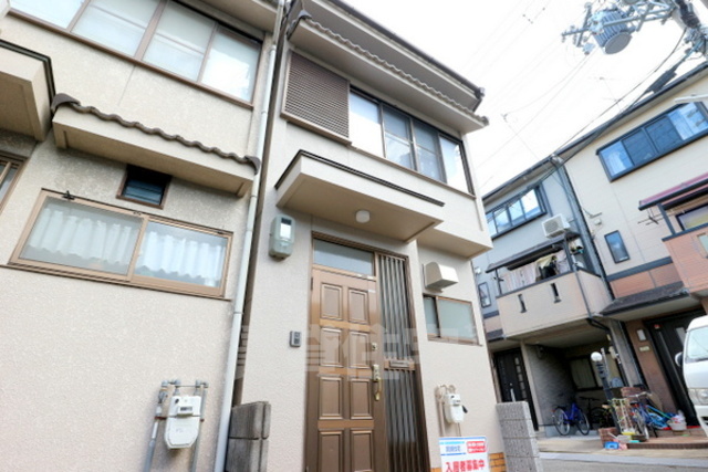 観喜寺町貸家の建物外観