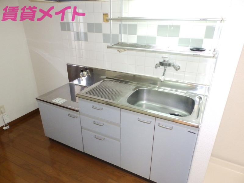 キッチン　同物件別部屋写真です。