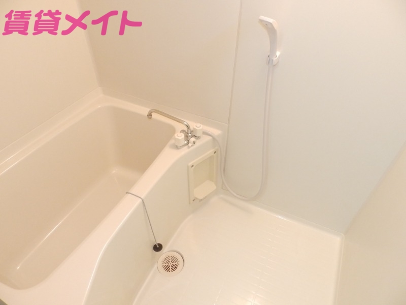 バス・シャワールーム　同物件別部屋写真です。